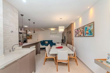 Apartamento &agrave; venda - 135m&sup2; - Meia Praia