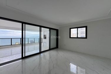 Apartamento &agrave; venda - 210m&sup2; - Centro