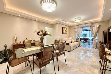 Apartamento &agrave; venda - 160m&sup2; - Meia Praia