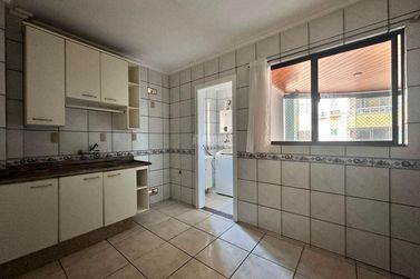 Apartamento &agrave; venda - 93m&sup2; - Centro