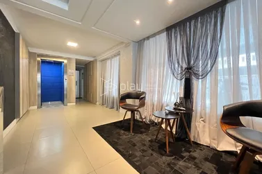 Apartamento &agrave; venda - 140m&sup2; - Meia Praia