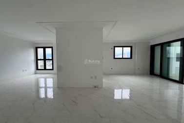 Apartamento &agrave; venda - 208m&sup2; - Centro