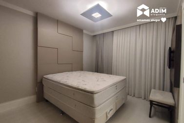 Apartamento para alugar - 230m&sup2; - Centro