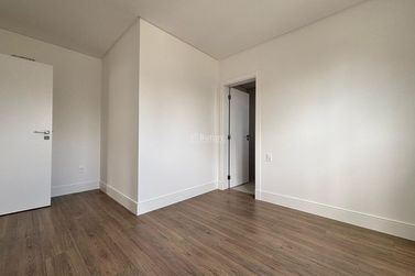 Apartamento &agrave; venda - 132m&sup2; - Meia Praia
