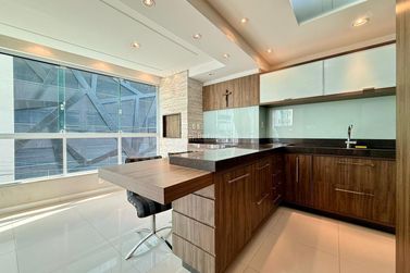 Apartamento &agrave; venda - 85m&sup2; - Meia Praia