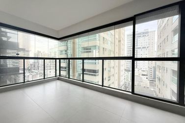 Apartamento &agrave; venda - 177m&sup2; - Meia Praia