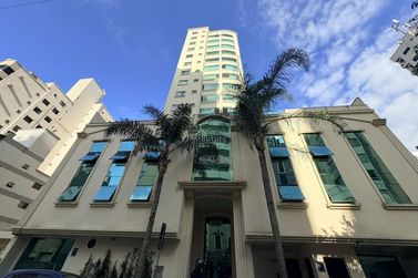 Apartamento &agrave; venda - 177m&sup2; - Centro