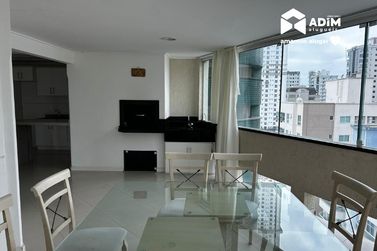 Apartamento para alugar - 140m&sup2; - Meia Praia