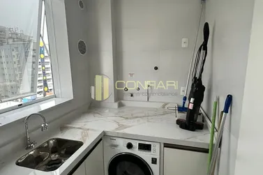 Apartamento &agrave; venda - 120m&sup2; - Meia Praia