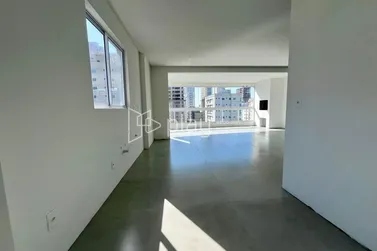 Apartamento &agrave; venda - 158m&sup2; - Meia Praia