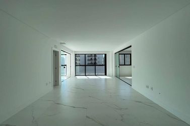 Apartamento &agrave; venda - Meia Praia