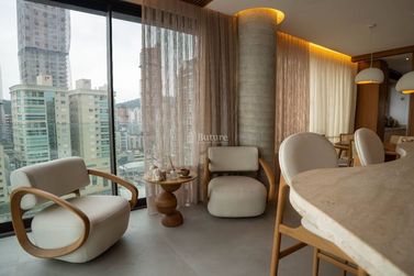 Apartamento &agrave; venda - 335m&sup2; - Centro