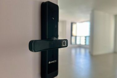 Apartamento &agrave; venda - 130m&sup2; - Meia Praia