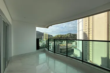 Apartamento &agrave; venda - 161m&sup2; - Centro