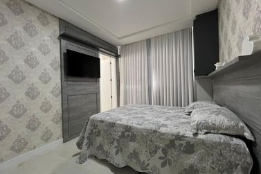 Apartamento &agrave; venda - 107m&sup2; - Meia Praia