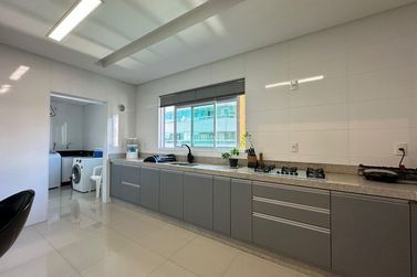 Apartamento &agrave; venda - 163m&sup2; - Meia Praia