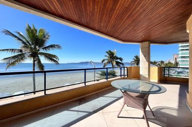 Apartamento &agrave; venda - 170m&sup2; - Meia Praia