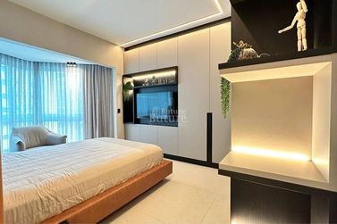 Apartamento &agrave; venda - 400m&sup2; - Meia Praia