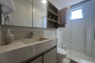 Apartamento &agrave; venda - 130m&sup2; - Meia Praia
