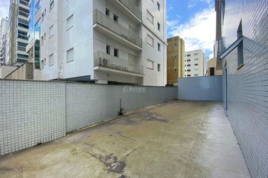 Apartamento &agrave; venda - 240m&sup2; - Meia Praia