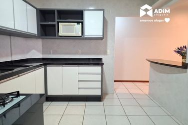 Apartamento para alugar - 134m&sup2; - Meia Praia