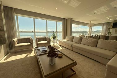 Apartamento &agrave; venda - Meia Praia
