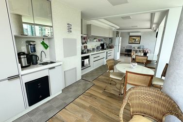 Apartamento &agrave; venda - 140m&sup2; - Centro