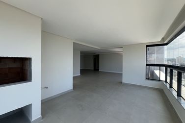 Apartamento &agrave; venda - 184m&sup2; - Meia Praia