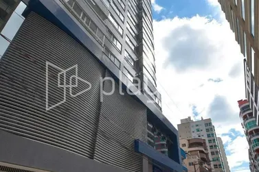 Apartamento &agrave; venda - 145m&sup2; - Meia Praia