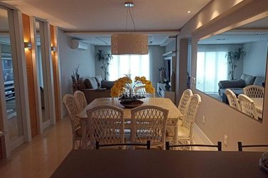 Apartamento &agrave; venda - 254m&sup2; - Meia Praia