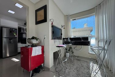 Apartamento &agrave; venda - 180m&sup2; - Meia Praia