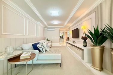 Apartamento &agrave; venda - 180m&sup2; - Meia Praia
