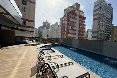 Apartamento &agrave; venda - 206m&sup2; - Meia Praia