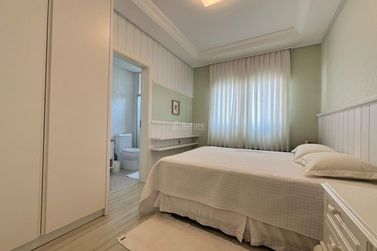 Apartamento &agrave; venda - 171m&sup2; - Meia Praia