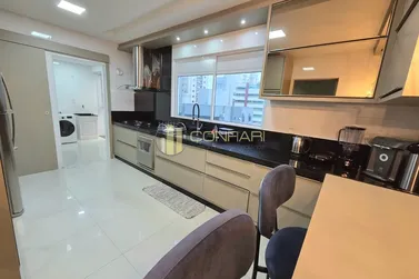 Apartamento &agrave; venda - 164m&sup2; - Meia Praia