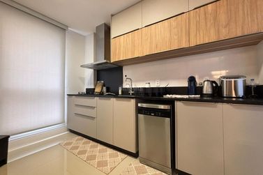 Apartamento &agrave; venda - 130m&sup2; - Meia Praia