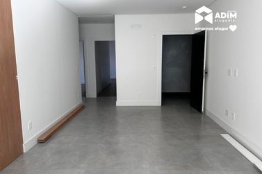 Apartamento para alugar - 125m&sup2; - Meia Praia