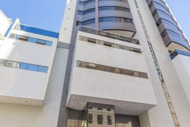 Apartamento para alugar - 130m&sup2; - Centro