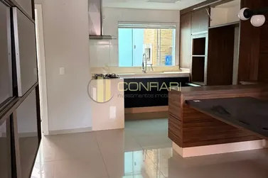 Sobrado &agrave; venda - 130m&sup2; - V&aacute;rzea