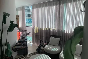 Apartamento &agrave; venda - 140m&sup2; - Meia Praia