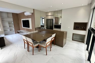 Apartamento &agrave; venda - 95m&sup2; - Meia Praia