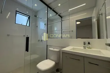 Apartamento &agrave; venda - 136m&sup2; - Meia praia