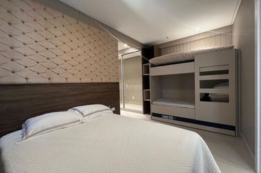 Apartamento &agrave; venda - 185m&sup2; - Meia Praia