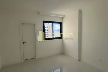 Apartamento &agrave; venda - 168m&sup2; - Meia Praia