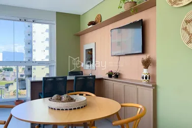 Apartamento &agrave; venda - 188m&sup2; - Meia Praia