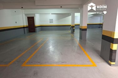 Apartamento para alugar - 140m&sup2; - Meia Praia