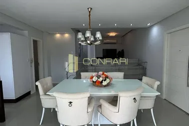 Apartamento &agrave; venda - 110m&sup2; - Meia Praia