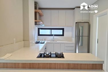Apartamento para alugar - 123m&sup2; - Meia Praia