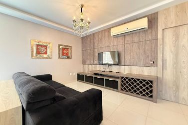 Apartamento &agrave; venda - 198m&sup2; - Meia Praia