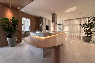 Apartamento &agrave; venda - 123m&sup2; - Meia Praia